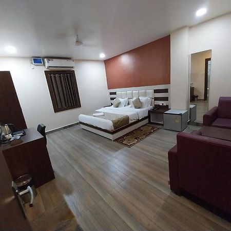 Hotel Paradise Convention Bhubaneswar Buitenkant foto