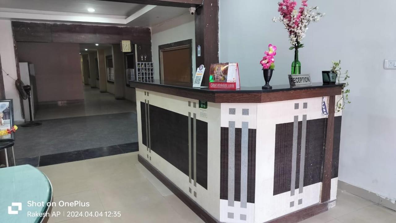 Hotel Paradise Convention Bhubaneswar Buitenkant foto