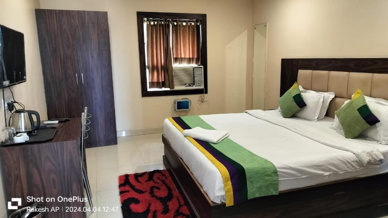 Hotel Paradise Convention Bhubaneswar Buitenkant foto