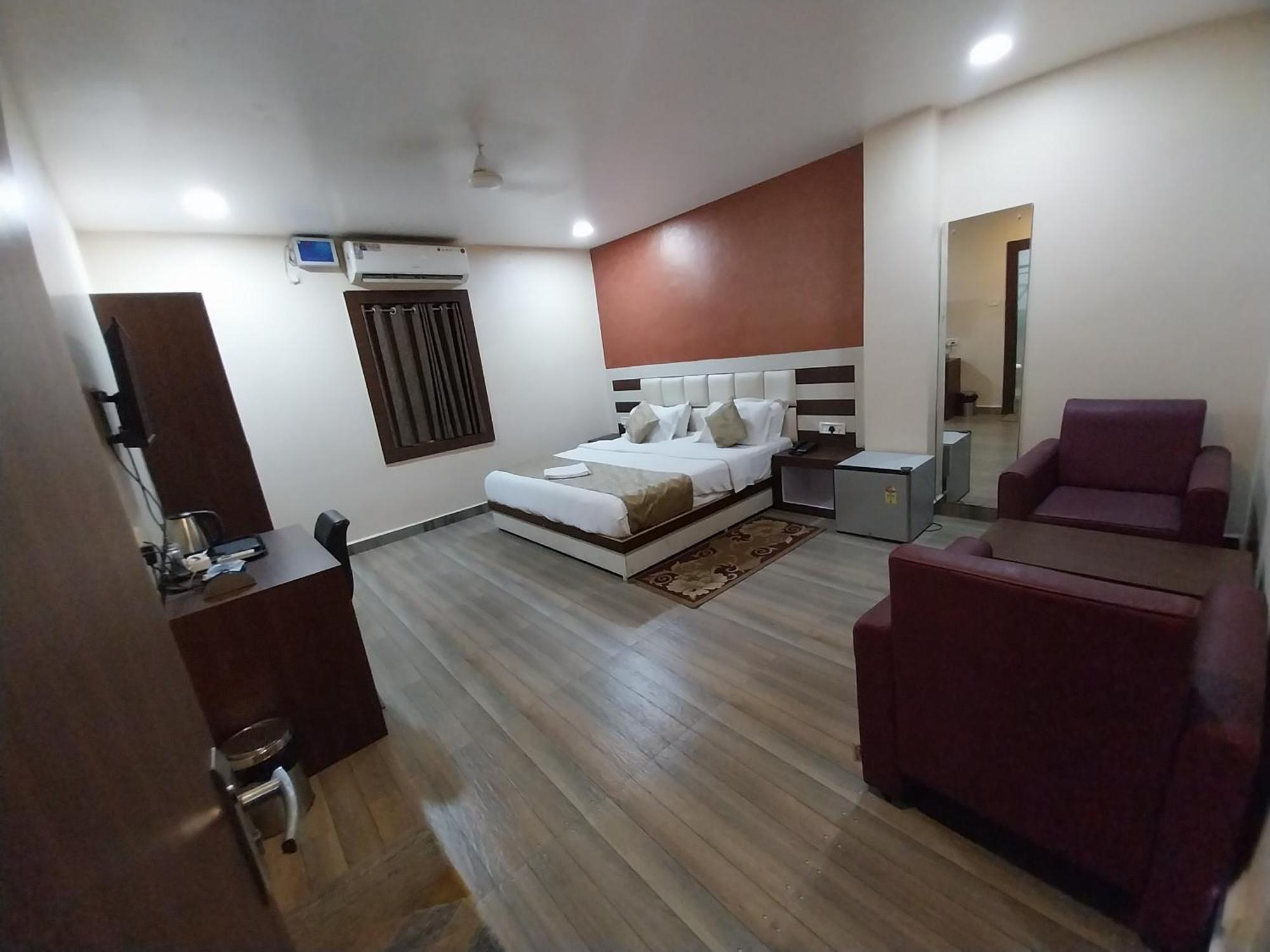 Hotel Paradise Convention Bhubaneswar Buitenkant foto